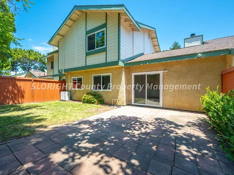 1351 Royal Way #4 — Photo 23