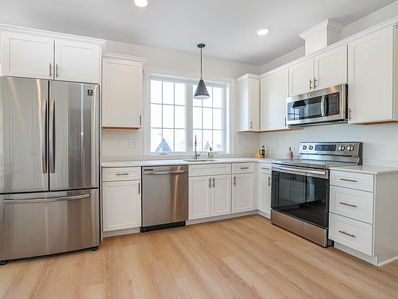 4th image of 55 Monk St #3B