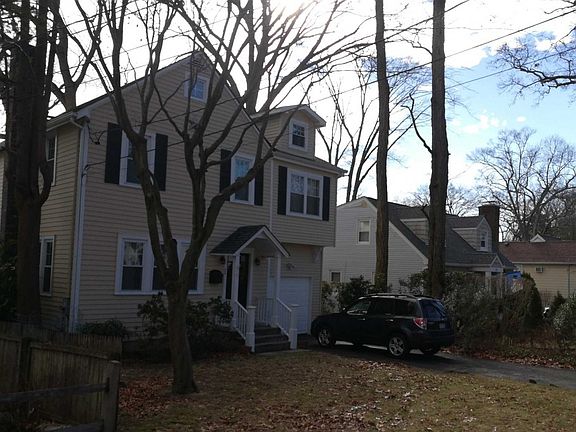 3rd image of 22 Summitview Dr