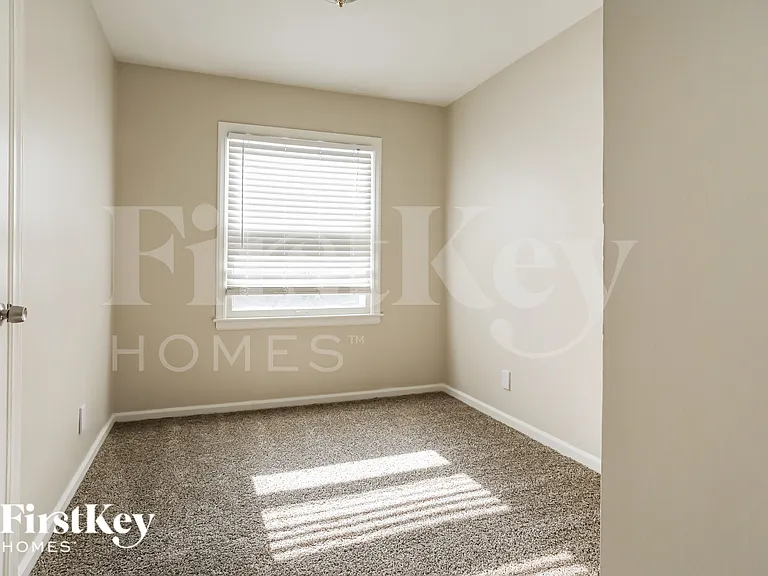 6004 Farley Ave — Photo 11