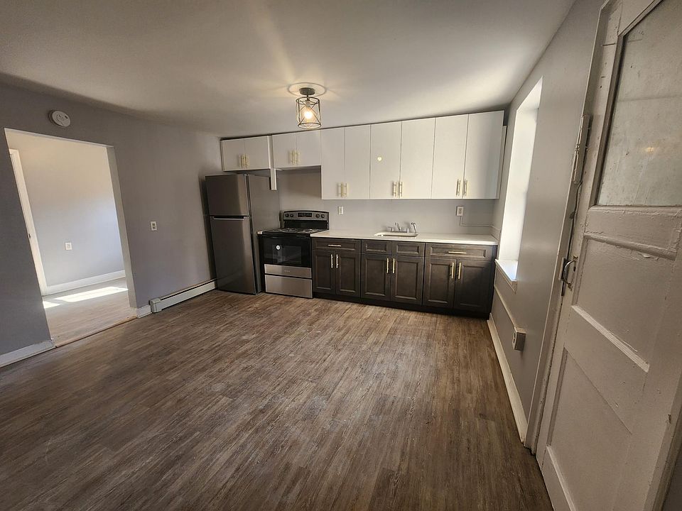 1st image of 140 S Clark St APT 1
