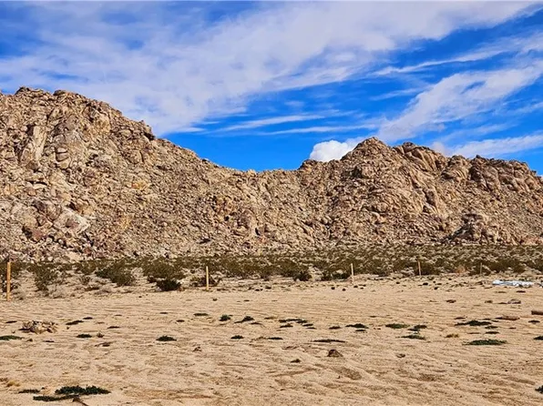 800 Rabbit Springs Rd #85, Lucerne Valley, CA 92356