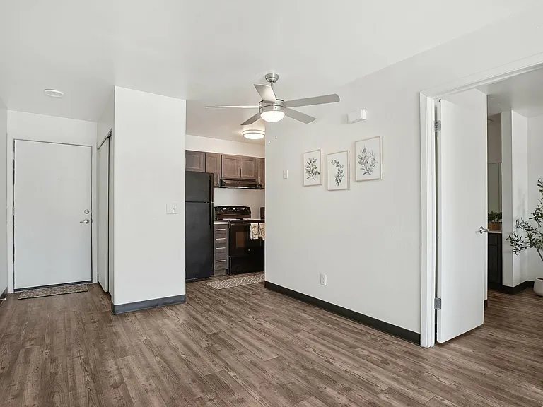 River Rock Apartments — Photo 25