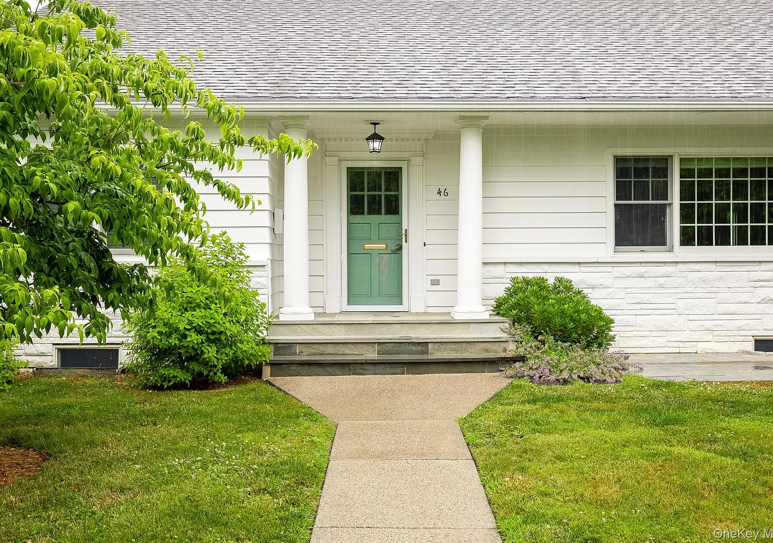 3 bed, 3.5 bath, 2500 sqft, $3,500 — Photo 3