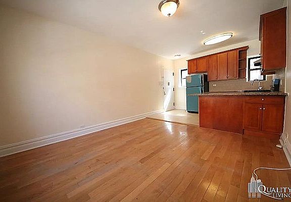 4th image of 34 E 11th St APT 2C