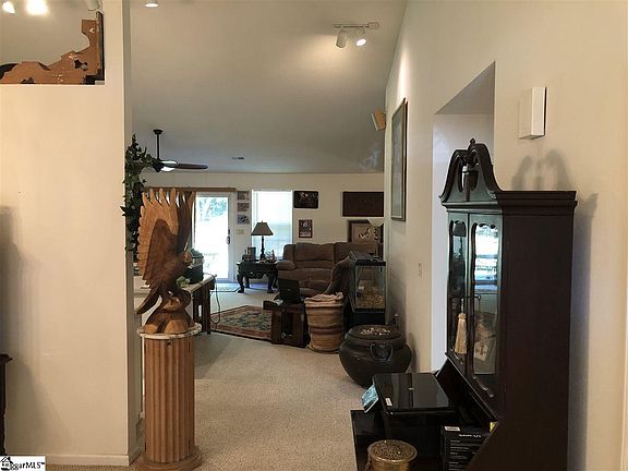 2nd image of 314 W Bushy Hill Dr