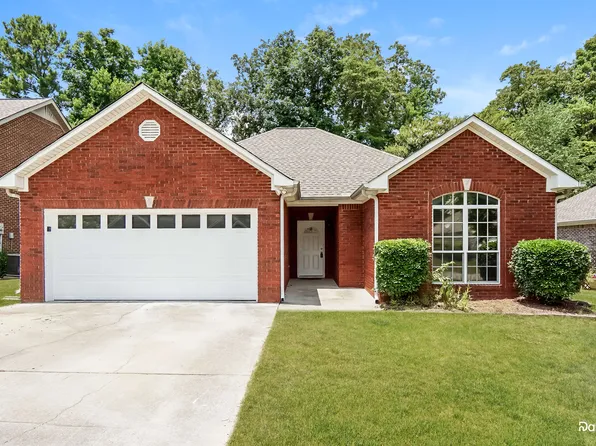 137 Daventry Dr, Calera, AL 35040