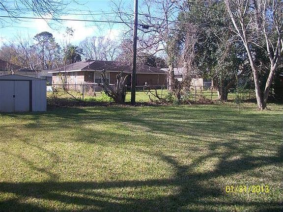 4th image of 416 Wisteria St