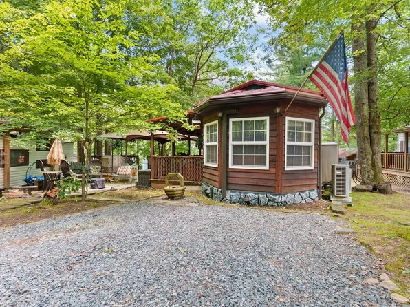 236 Natalie Cir, Hillsville, VA 24343