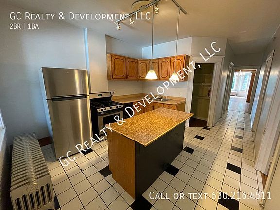 2nd image of 2329 N Sacramento Ave #1