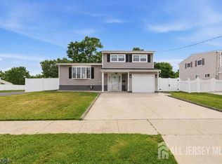 21 Bertrand St, Old Bridge, NJ 08857