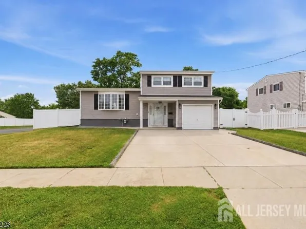 21 Bertrand St, Old Bridge, NJ 08857