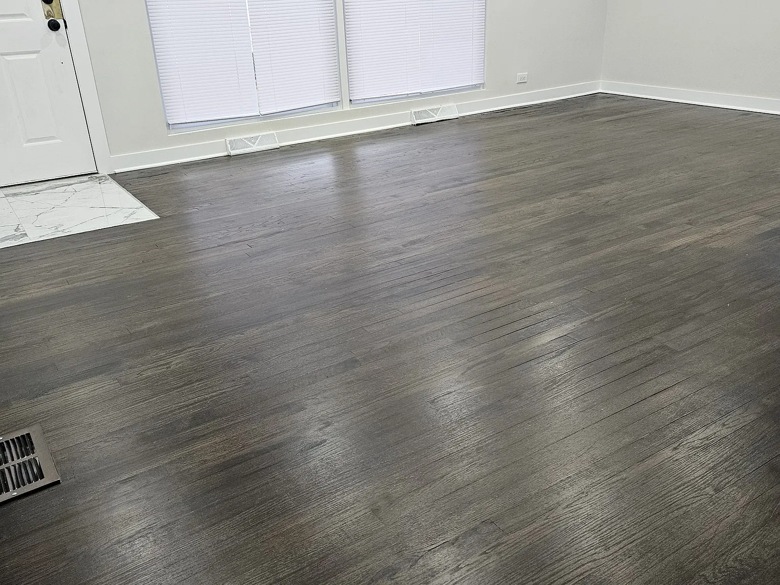 3 bed, 1200 sqft, $3,500 — Photo 2