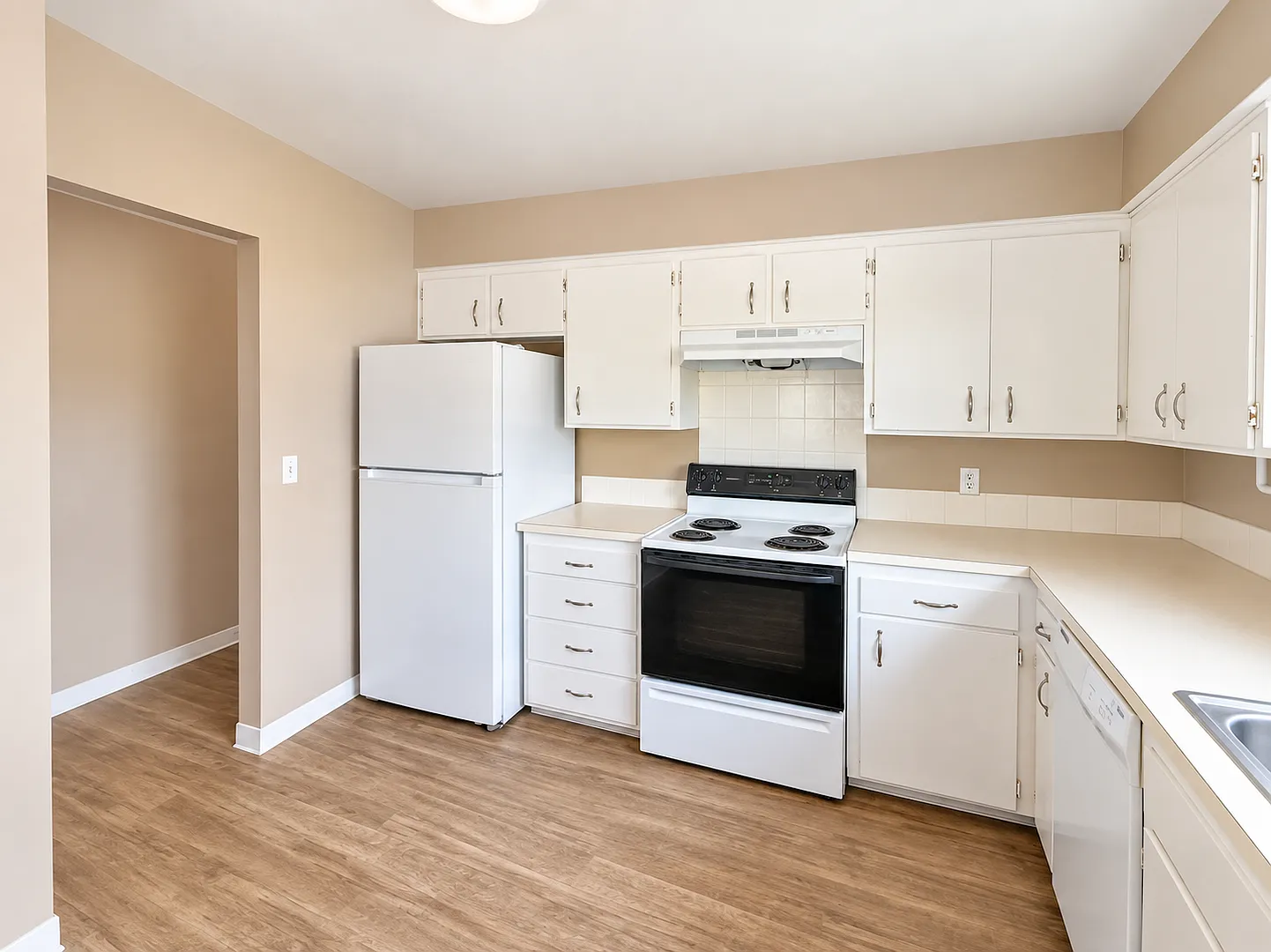 1122 Oakland St — Photo 2