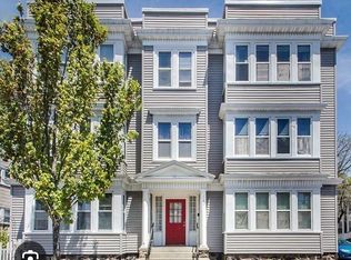 121 Johnson St APT 1L, Lynn, MA 01902