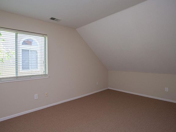 3rd image of 7333 Prindiville Dr