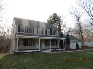 8 Reservoir Rd, Clinton, CT 06413