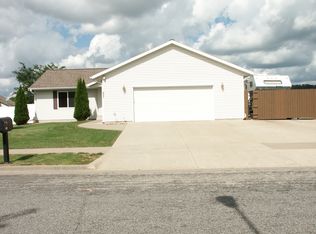 821 Starlite Dr, Holmen, WI 54636