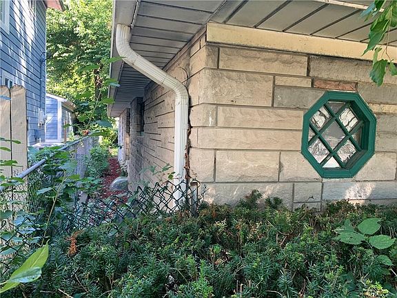4th image of 842 Burdsal Pkwy