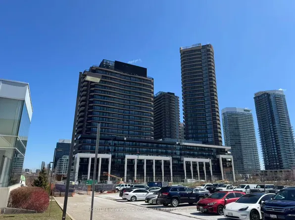 68 Esther Shiner Blvd, Toronto, ON