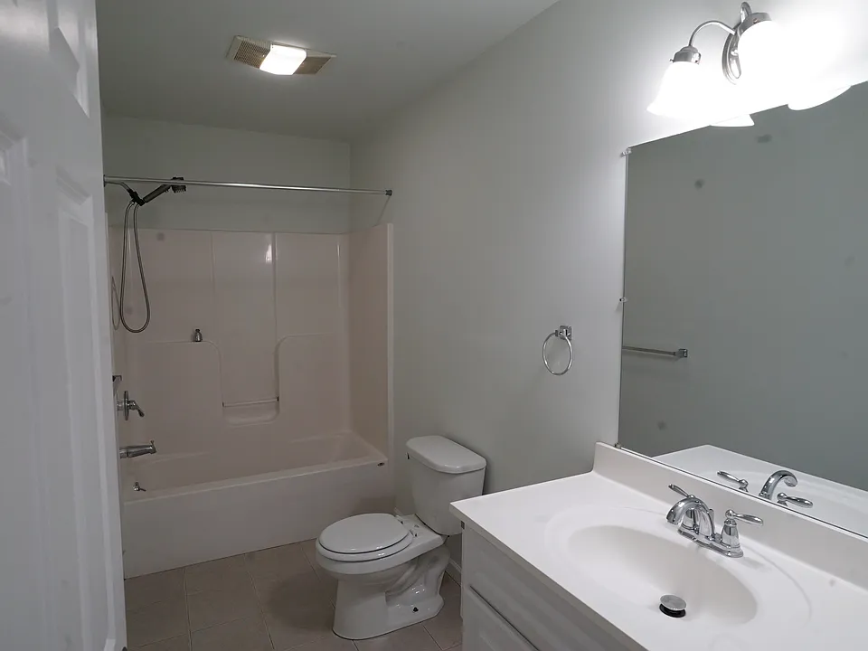 1375 North Ave #W305