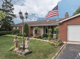 11S520 Dunham Rd, Lemont, IL 60439