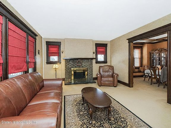 4th image of 260 Saint John Ave