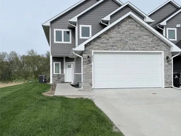 2011 Ammann Dr, Adel, IA 50003