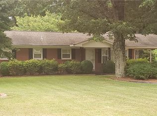 299 Livengood Dr, Winston Salem, NC 27107