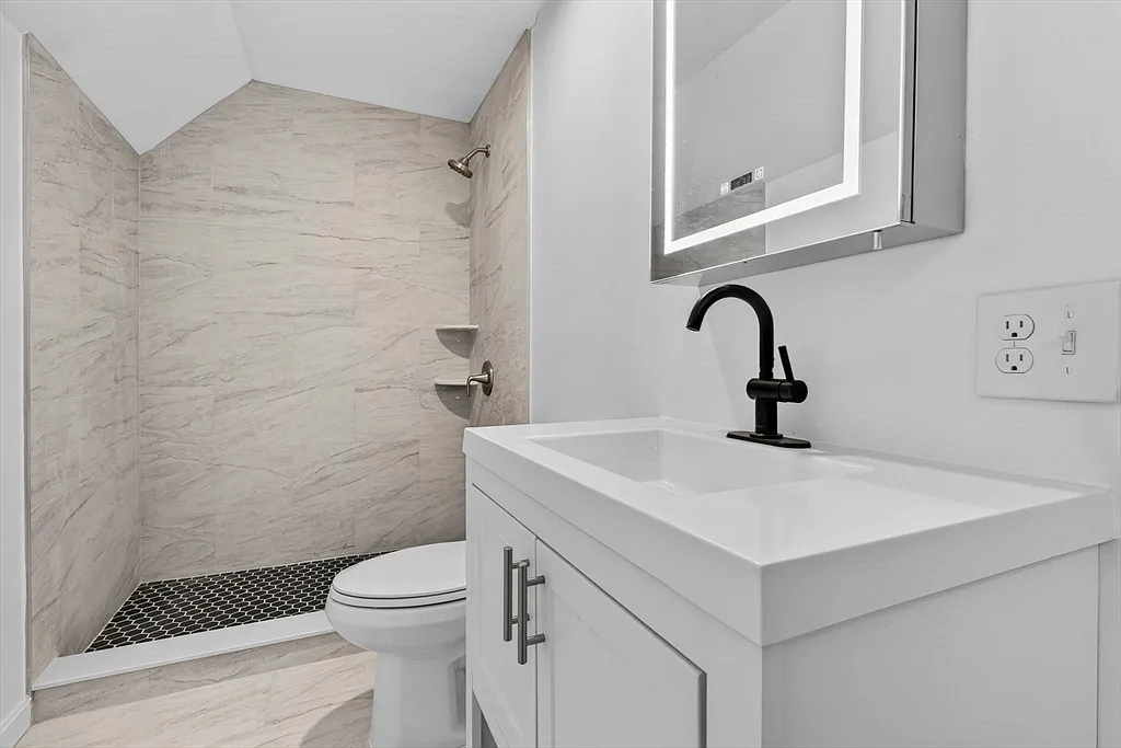 4 bed, 2.0 bath, 1617 sqft, $3,850 — Photo 3