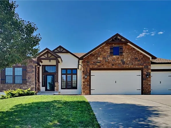 1304 Johnston Dr, Raymore, MO 64083