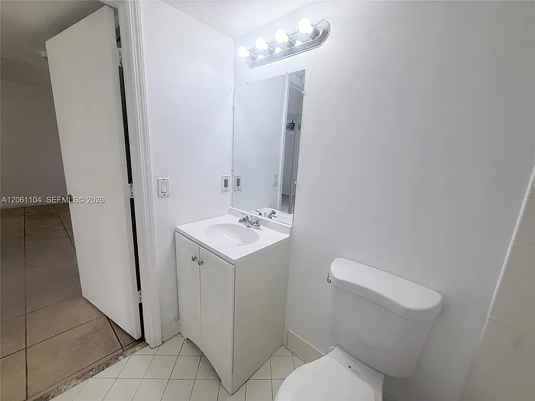 995 NE 34th Ave #101 — Photo 20