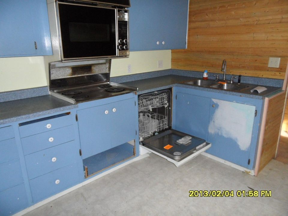 2nd image of 743 S Summit Ave