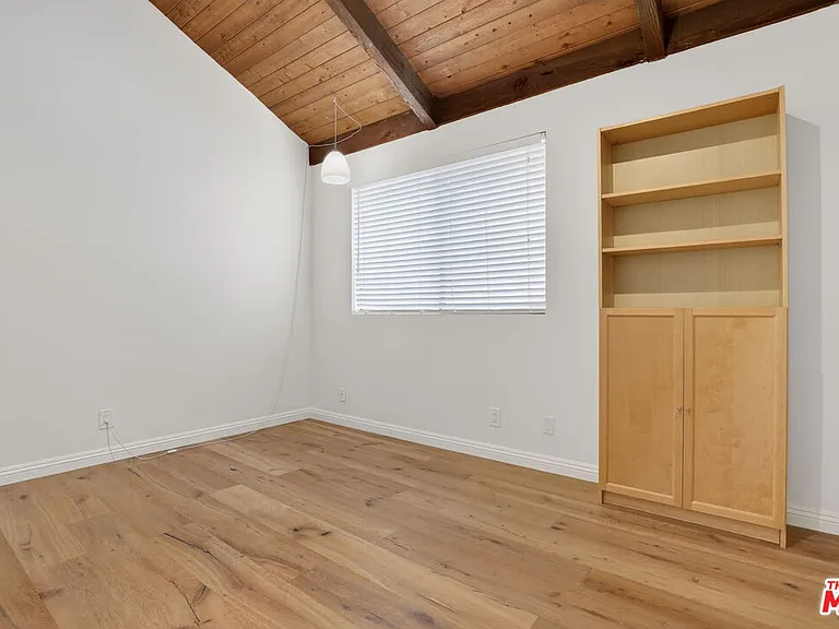 8611 Burton Way #4 — Photo 53