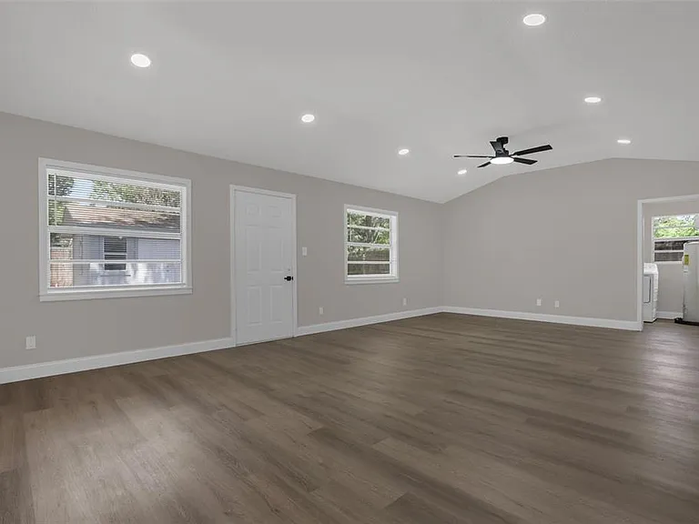 518 Lavon Dr — Photo 16