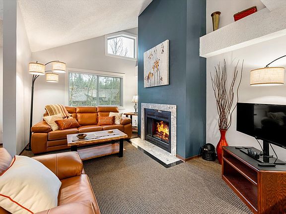2nd image of 2021 Karen Cres #320