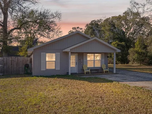 305 NE 4th St, Summerdale, AL 36580
