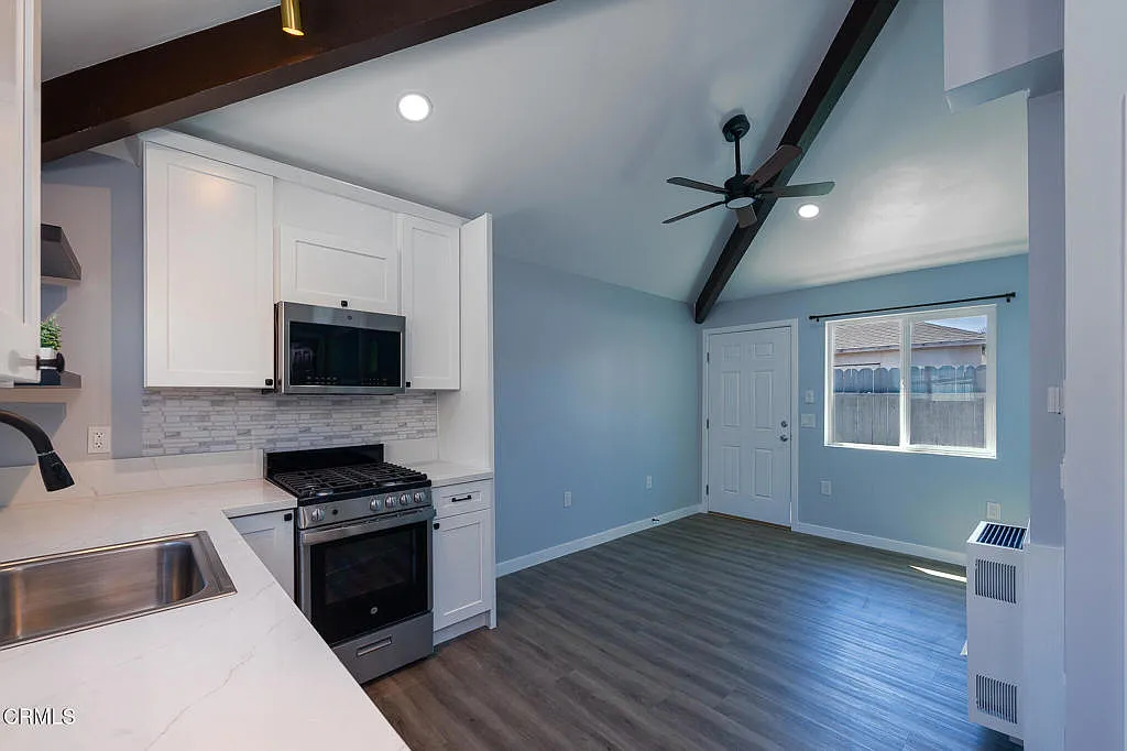 1 bed, 1.0 bath, 360 sqft, $2,200 — Photo 3