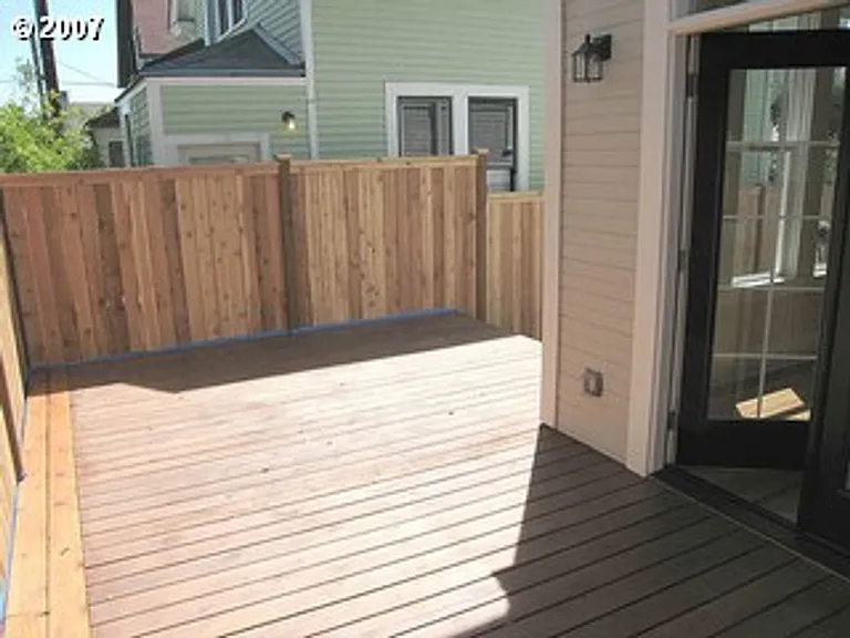 121 NE Mason St — Photo 27
