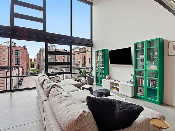 5th image of 367 Auden Ave APT 210