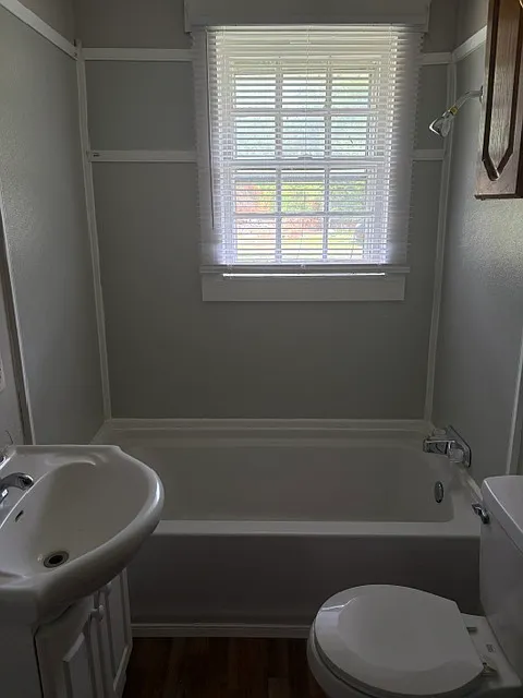 2 bed, $800 — Photo 2