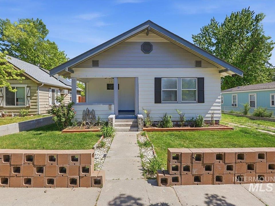 1st image of 416 9th Ave N