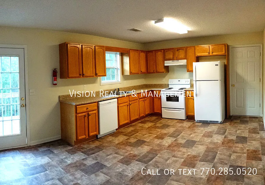 330 Lambert Overlook Cir. — Photo 2
