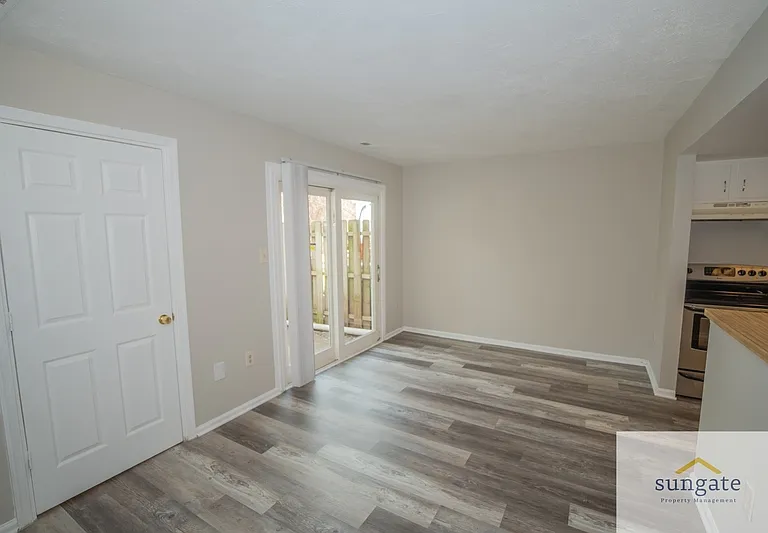 6449 Union Ct — Photo 8