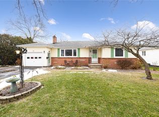 59 Creekside Dr, Rochester, NY 14622