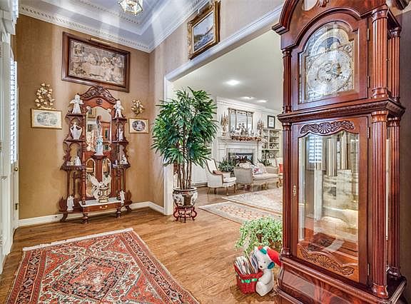 5th image of 2205 Park St