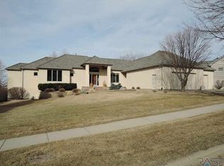 1212 W Bittersweet Ln, Sioux Falls, SD 57108