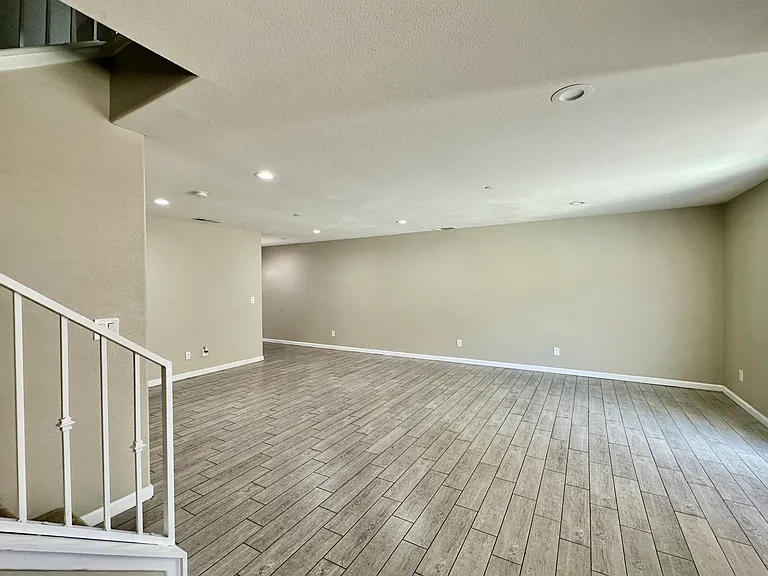 16397 Valencia Ave #1 — Photo 9