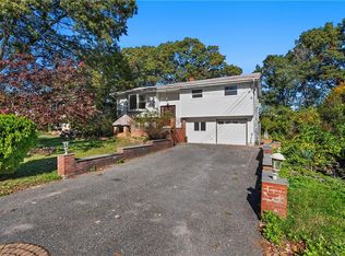 123 Stacom St, Brentwood, NY 11717