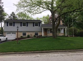2 Wood Ln, Malvern, PA 19355